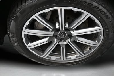2023 Audi Q7 45 Premium Plus quattro
