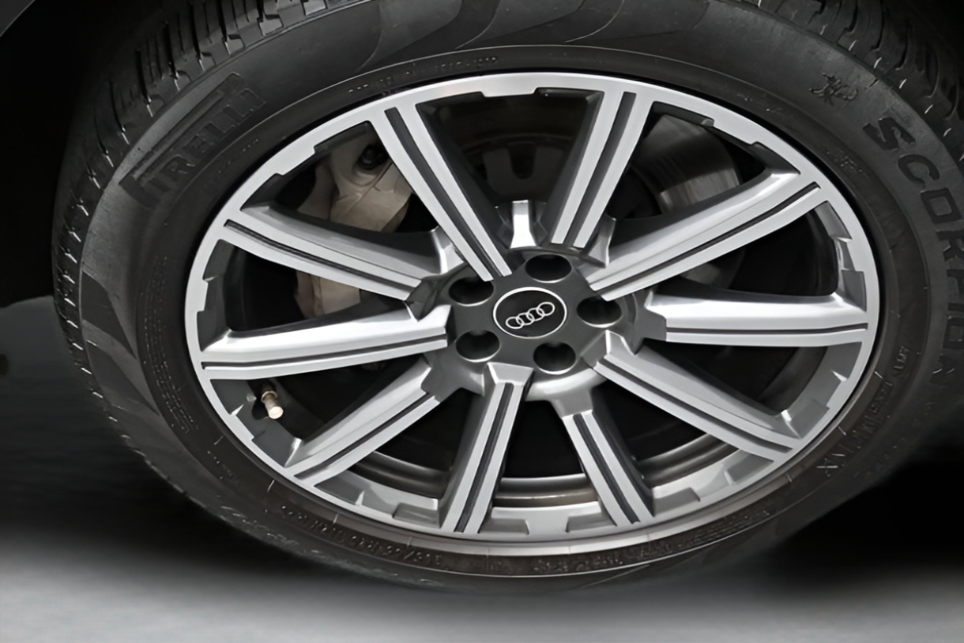 2023 Audi Q7 45 Premium Plus quattro