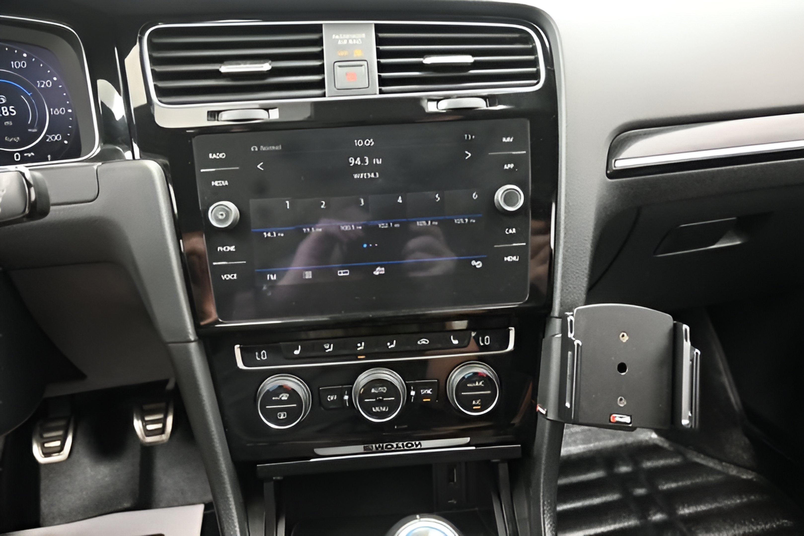 2019 Volkswagen Golf R DCC & Navigation 4Motion
