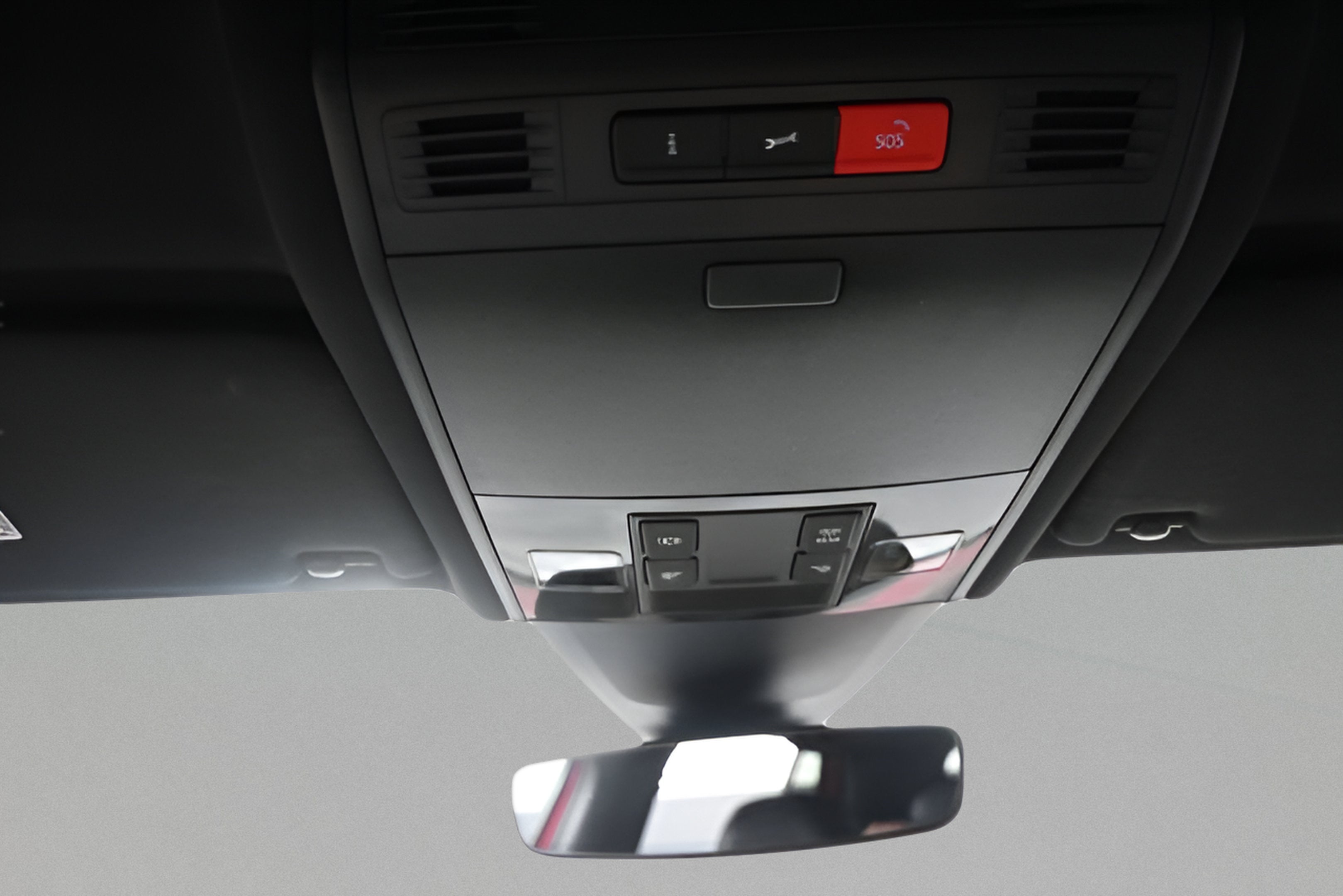 2019 Volkswagen Golf R DCC & Navigation 4Motion