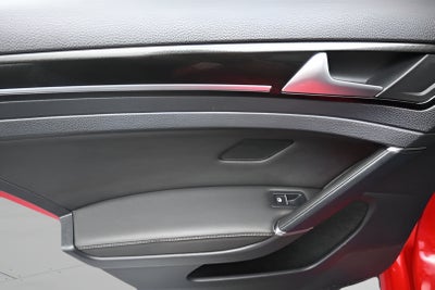 2019 Volkswagen Golf R DCC & Navigation 4Motion