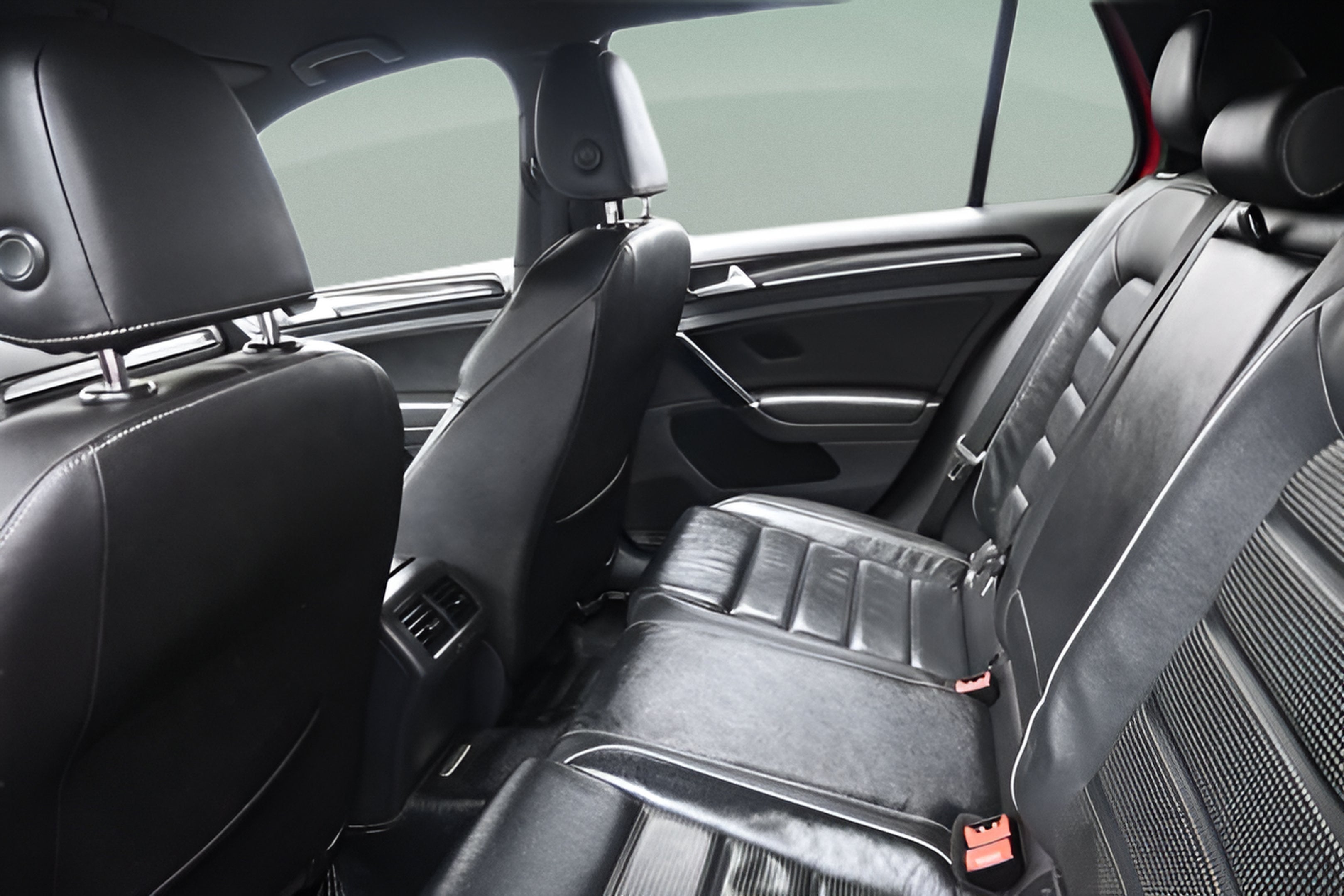 2019 Volkswagen Golf R DCC & Navigation 4Motion