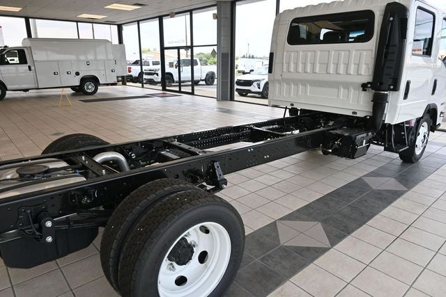 2027 Isuzu NPRGASHD CREW 14500 GVW 176 WB